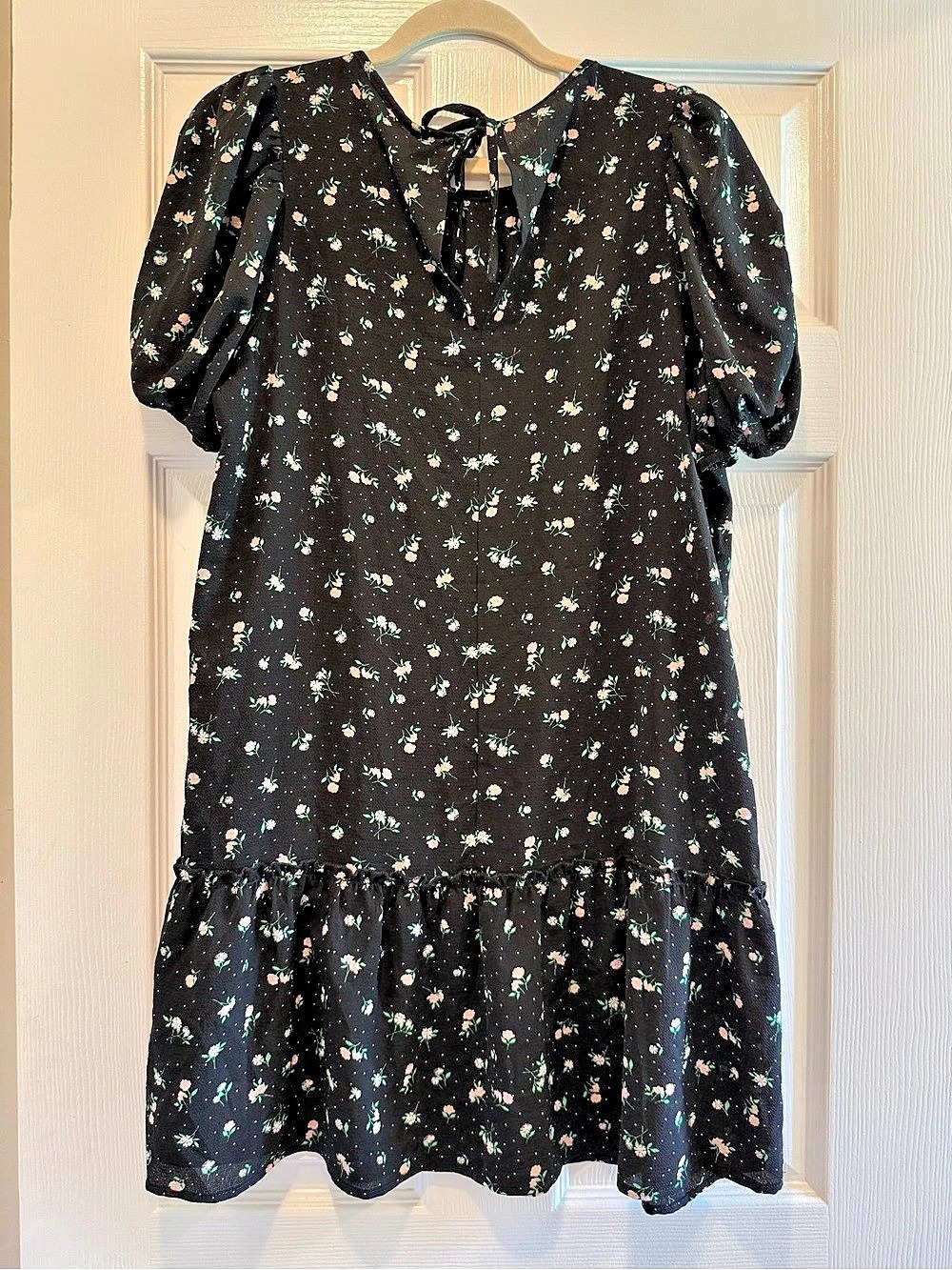 H&M Floral Mini Dress in Black & Pink Size Medium NWT